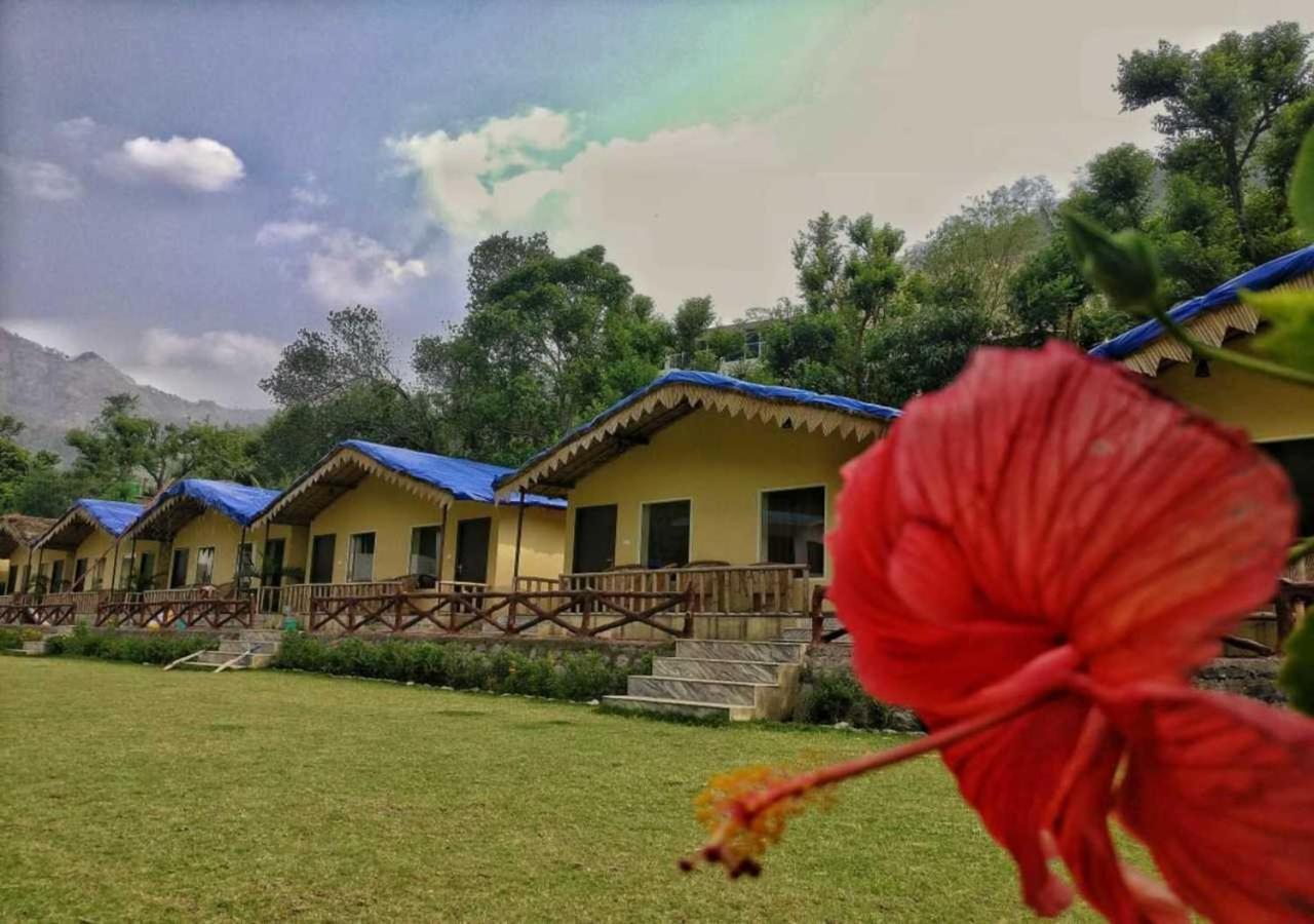 นักษัตร รีสอร์ต Hotel Birbhaddar ภายนอก รูปภาพ